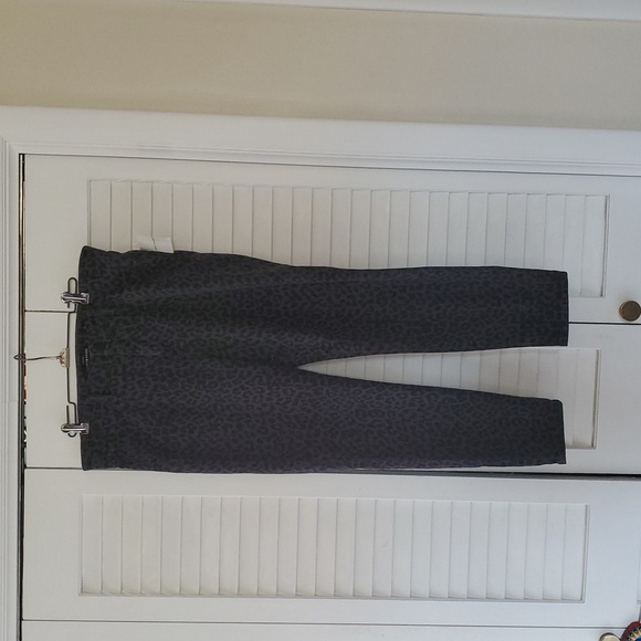 Lucky Brand Denim - NWT (Size 31A) Lucky Brand Ava Skinny Jeans, Gray Leopard/Animal Print